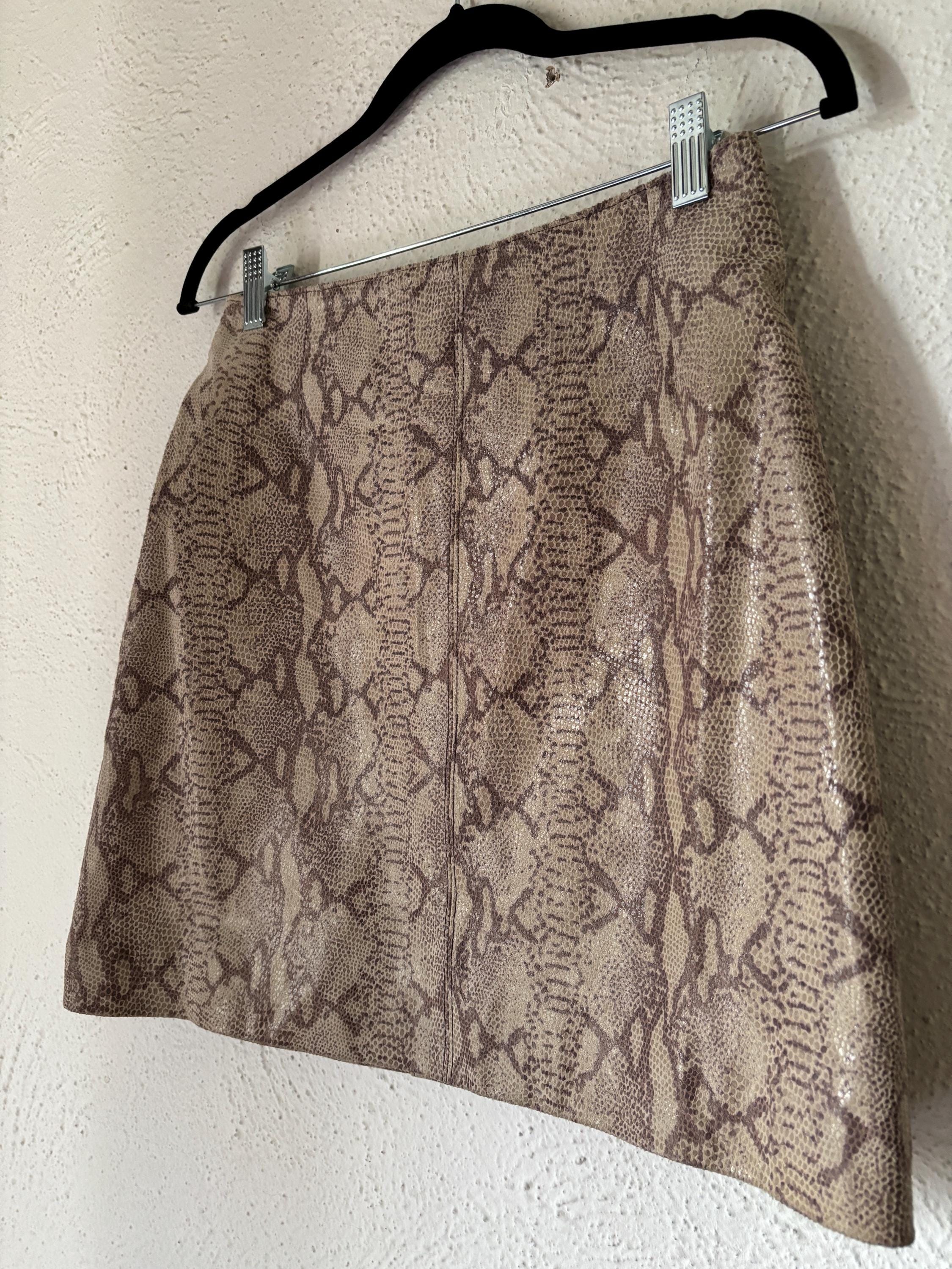 90s Y2K Hugo Buscati Collection Leather Embossed Shiny Snakeskin Lined Mini Skirt Size 6 Brown Tan Beige Small Medium Sexy Vintage