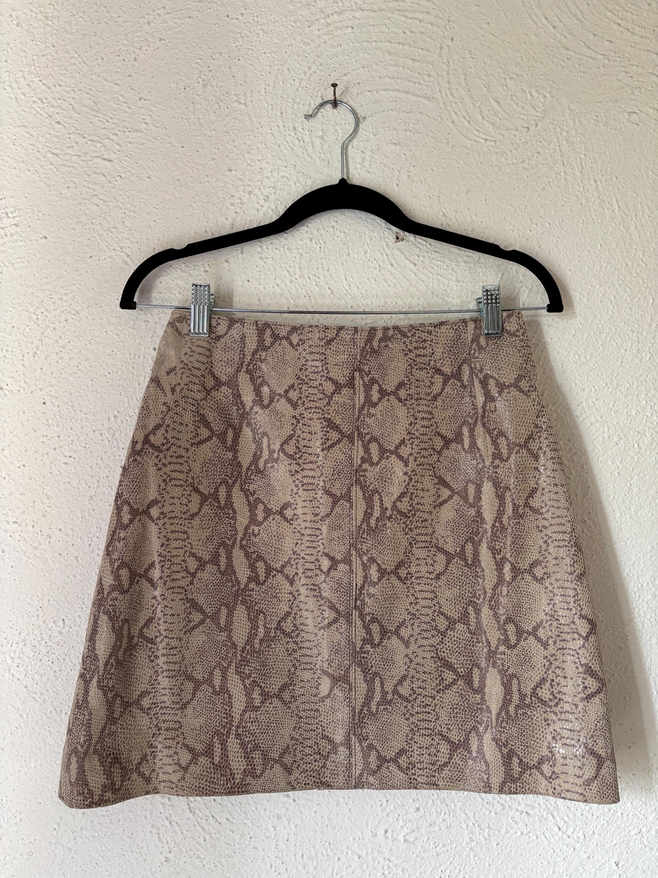 90s Y2K Hugo Buscati Collection Leather Embossed Shiny Snakeskin Lined Mini Skirt Size 6 Brown Tan Beige Small Medium Sexy Vintage