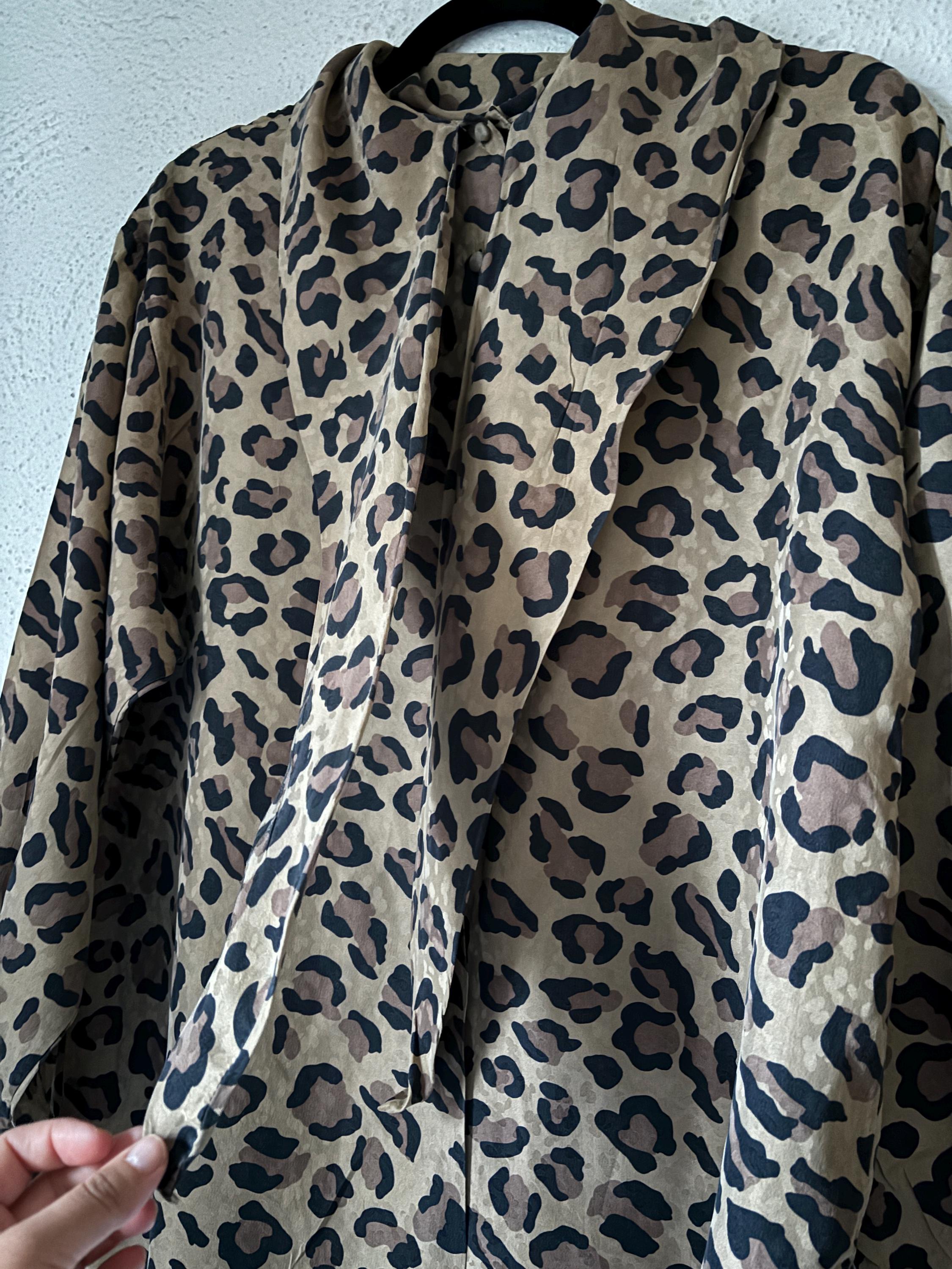 ST JOHN Vintage Silk 80s Leopard Print Button Down Blouse with Pussy Bow Attached Scarf Size Medium