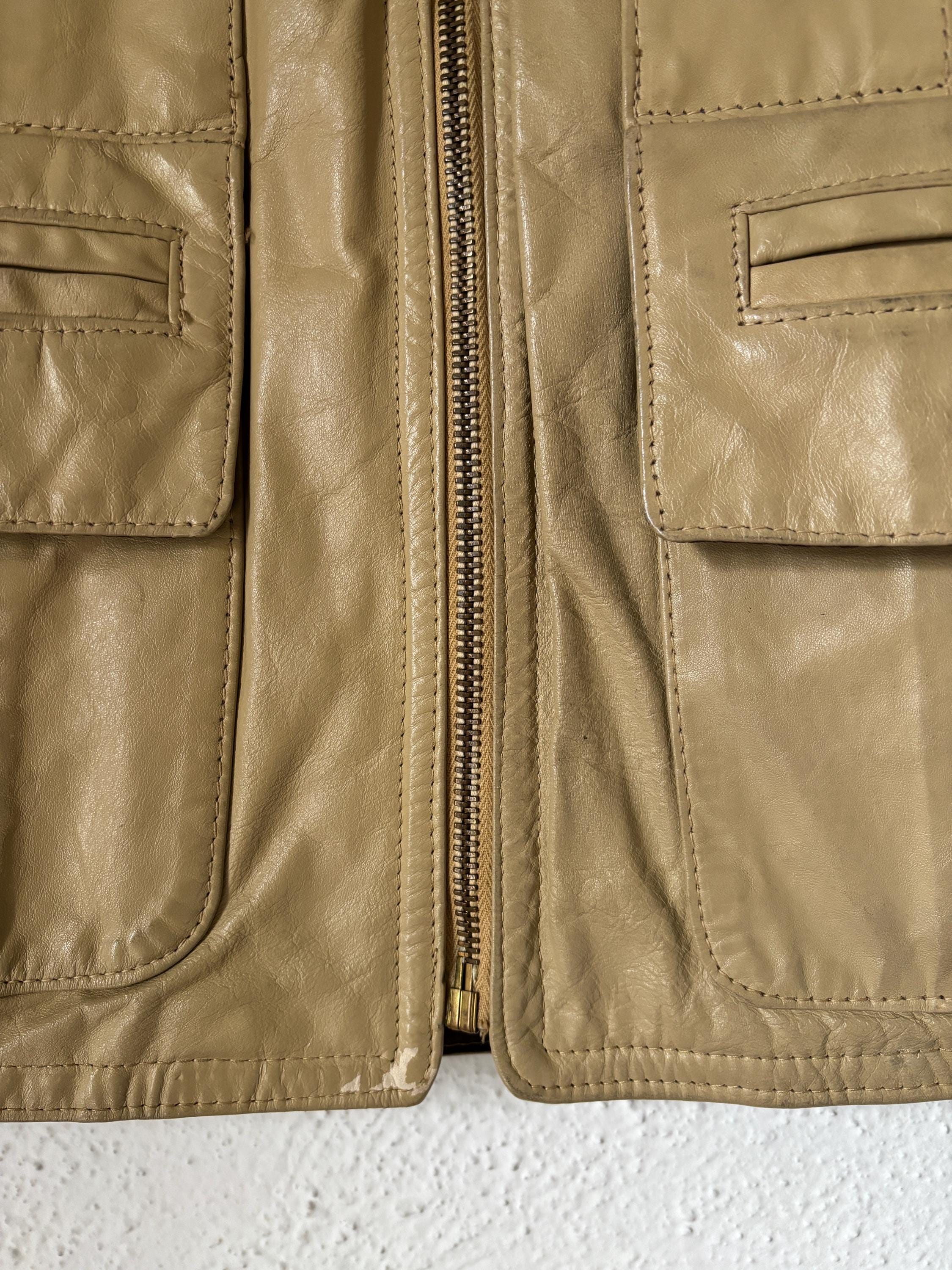 VTG Retro Tan Beige Leather Short Cropped Jacket Chest Pockets Adjustable Straps Pointed Collar Size Small Medium Unisex Groovy