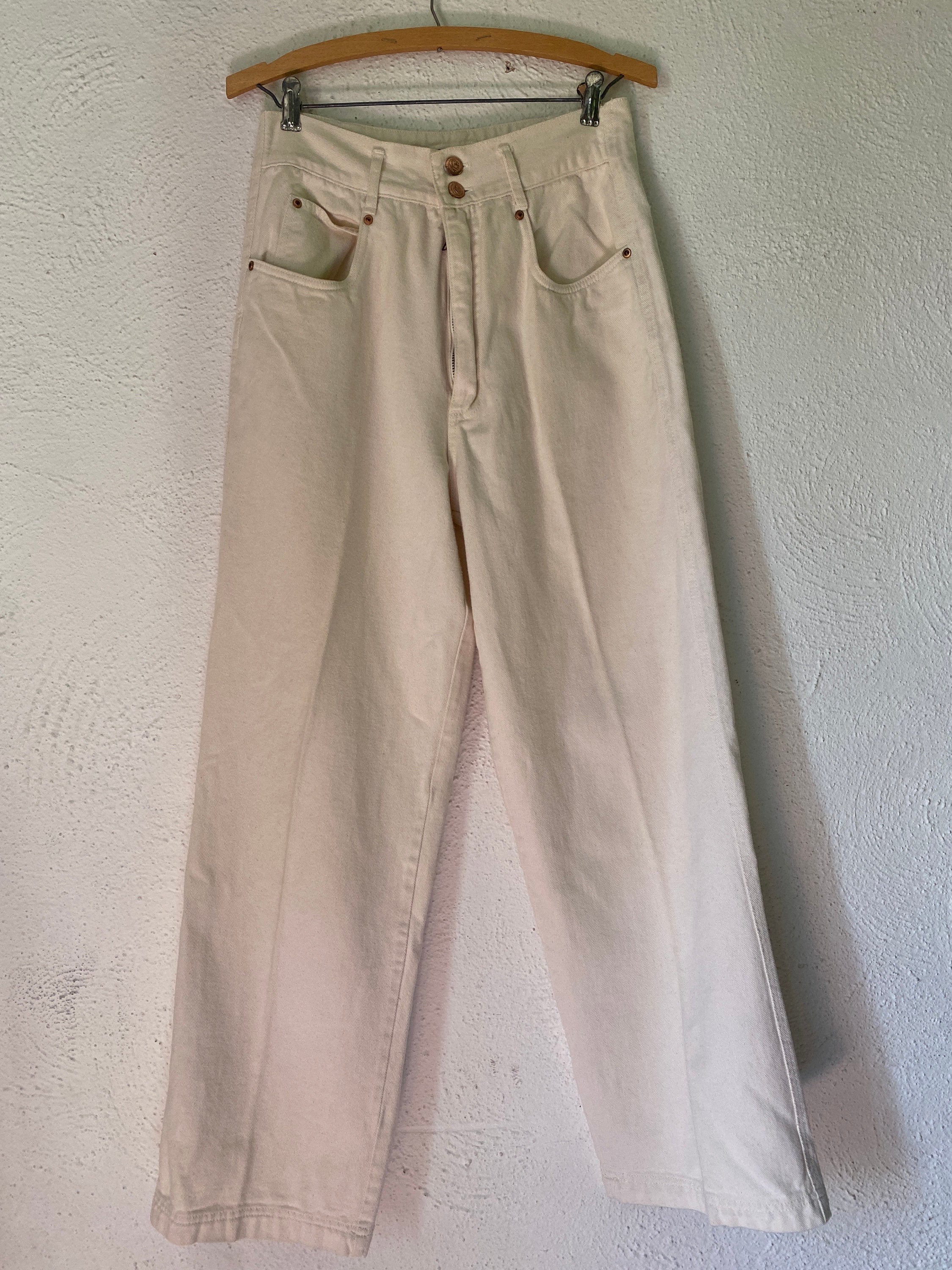 80s 90s Kalifornia Speed Control White Beige Denim Jeans Straight Cut High Waist Small Back Pockets Size 26 Small/Medium