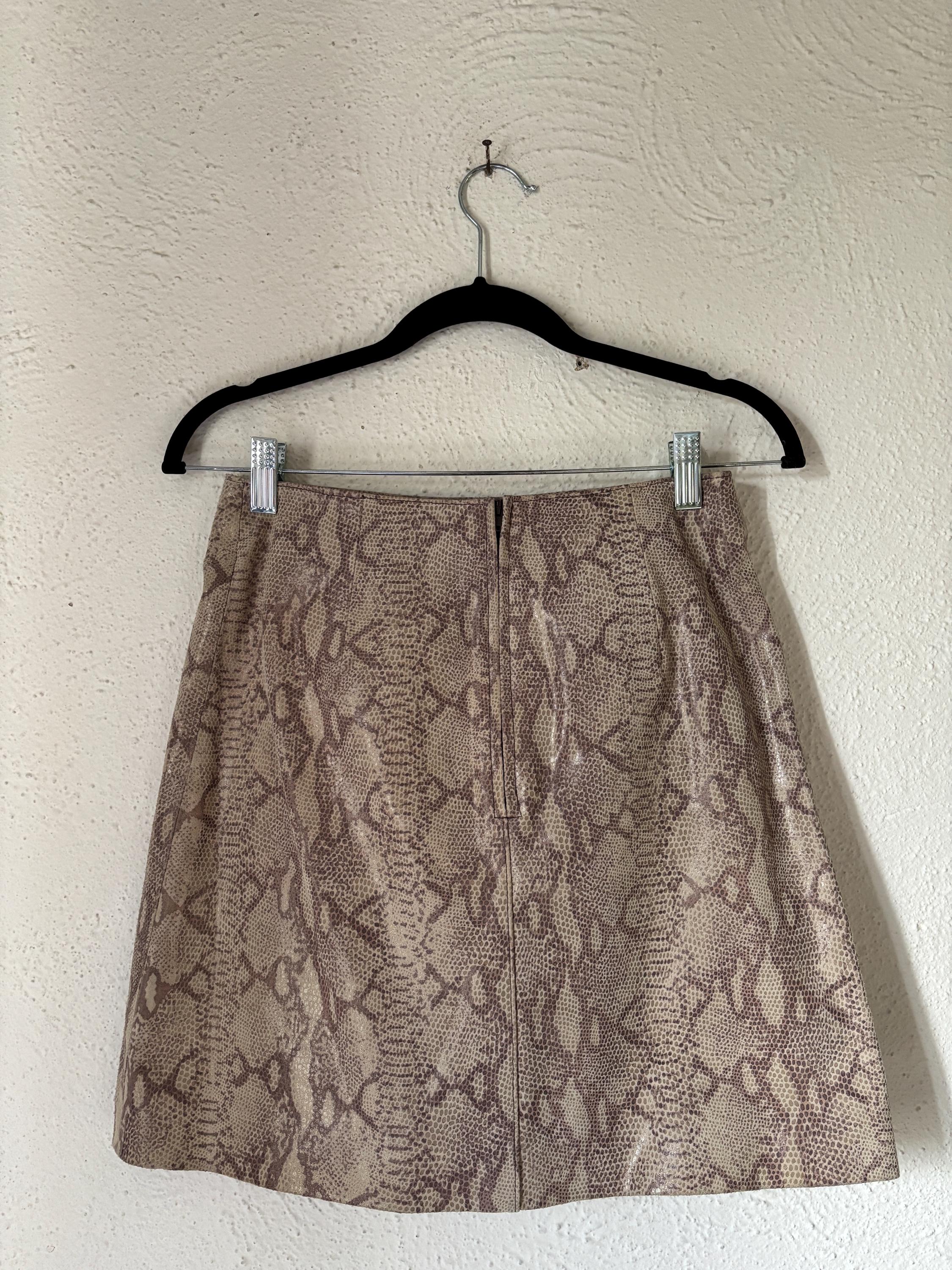 90s Y2K Hugo Buscati Collection Leather Embossed Shiny Snakeskin Lined Mini Skirt Size 6 Brown Tan Beige Small Medium Sexy Vintage