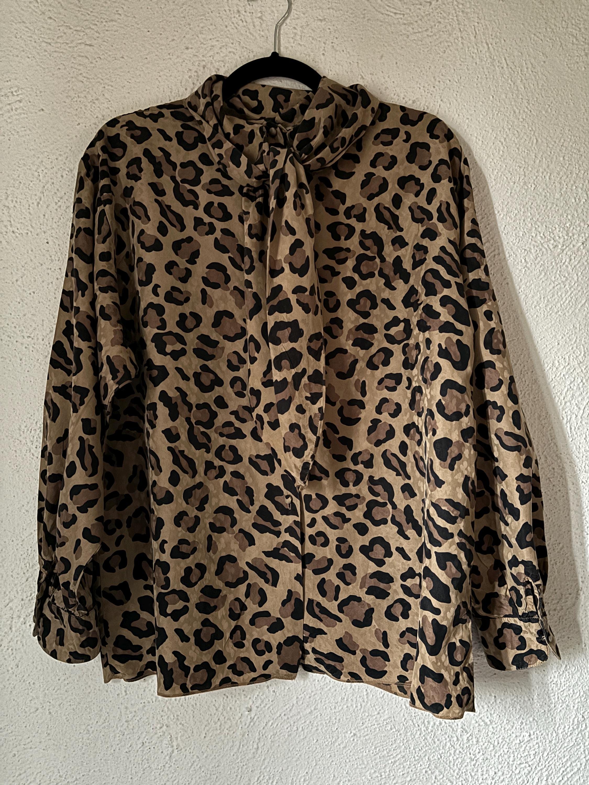 ST JOHN Vintage Silk 80s Leopard Print Button Down Blouse with Pussy Bow Attached Scarf Size Medium